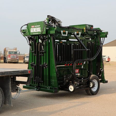 Arrowquip General Hydraulic Squeeze Chute-For Feedlots