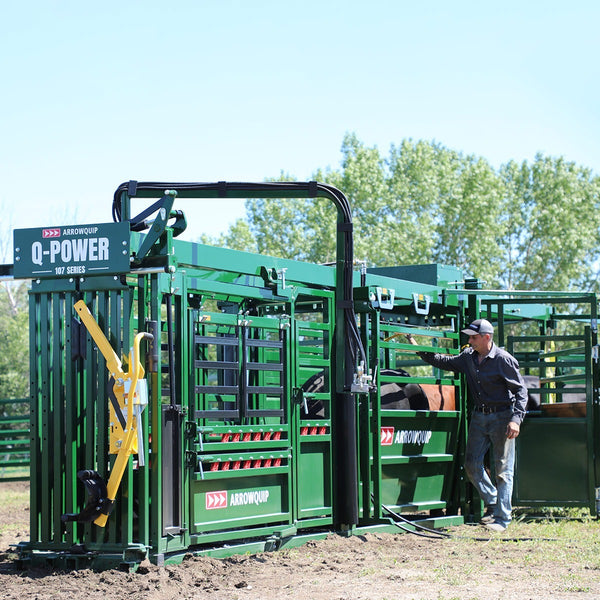 Arrowquip Portable Hydraulic 107 Squeeze Chute/EZ Flow Alley/Tub