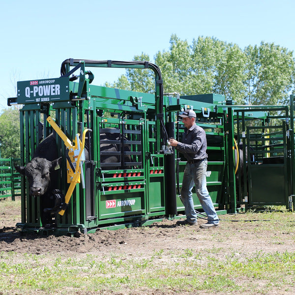 Arrowquip Portable Hydraulic 107 Squeeze Chute/EZ Flow Alley/Tub